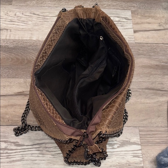 Lavorazione Brown Textured Shoulder Bag with Chain Straps - Picture 6 of 7